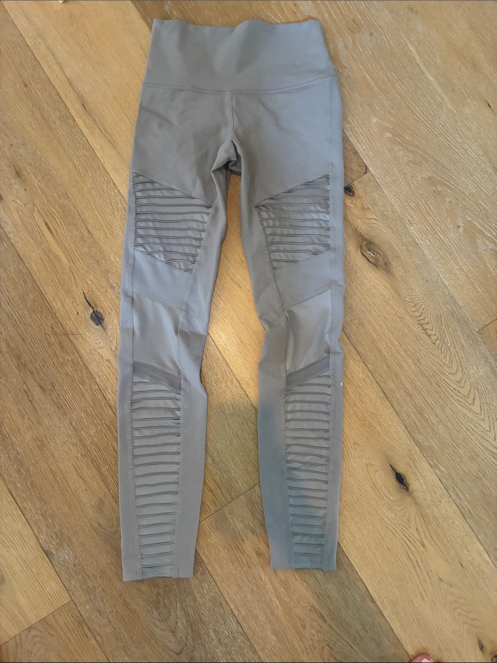 ALO Yoga High-Waist Ribbed Panel Leggings - Gray